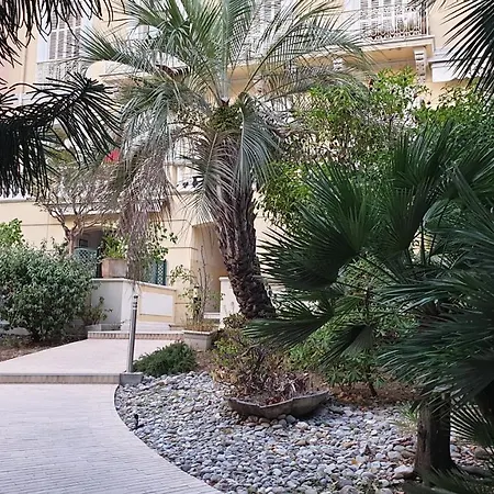 Jolie Studio Menton Daire